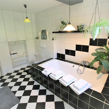 Zentrale „treibholz“ Im Sonnenblumenhaus Apartamento *