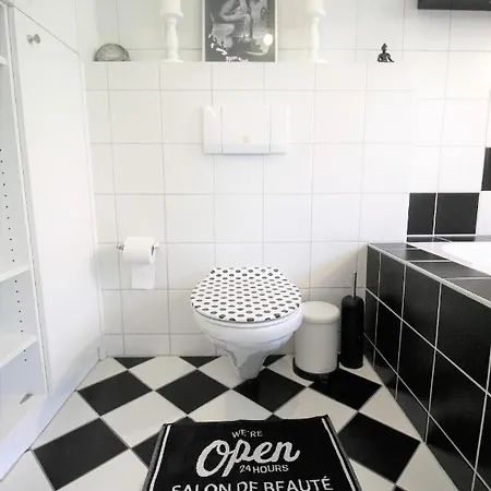 Zentrale „treibholz“ Im Sonnenblumenhaus * Flensburgo