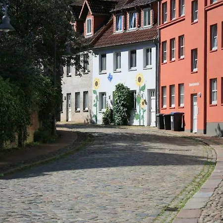 Zentrale „treibholz“ Im Sonnenblumenhaus Appartement *