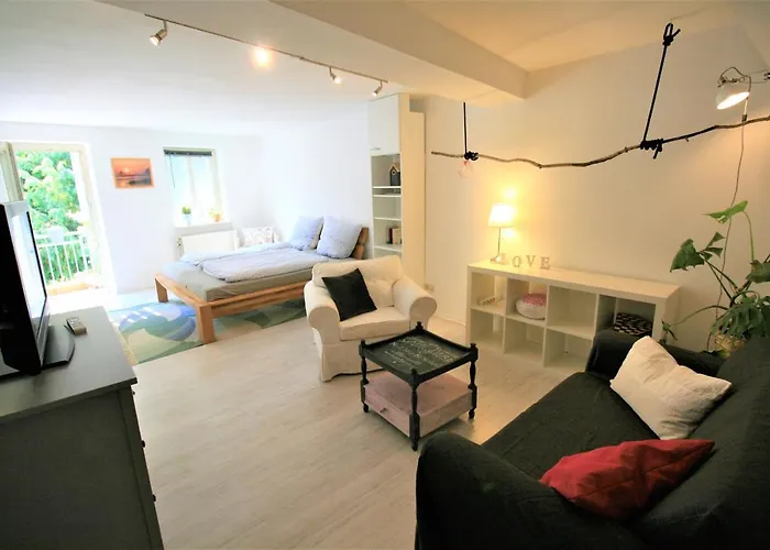 Zentrale „treibholz“ Im Sonnenblumenhaus * Flensburg